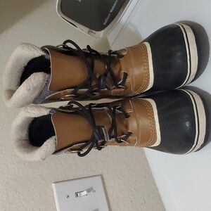 Sorel waterproof boots size 7